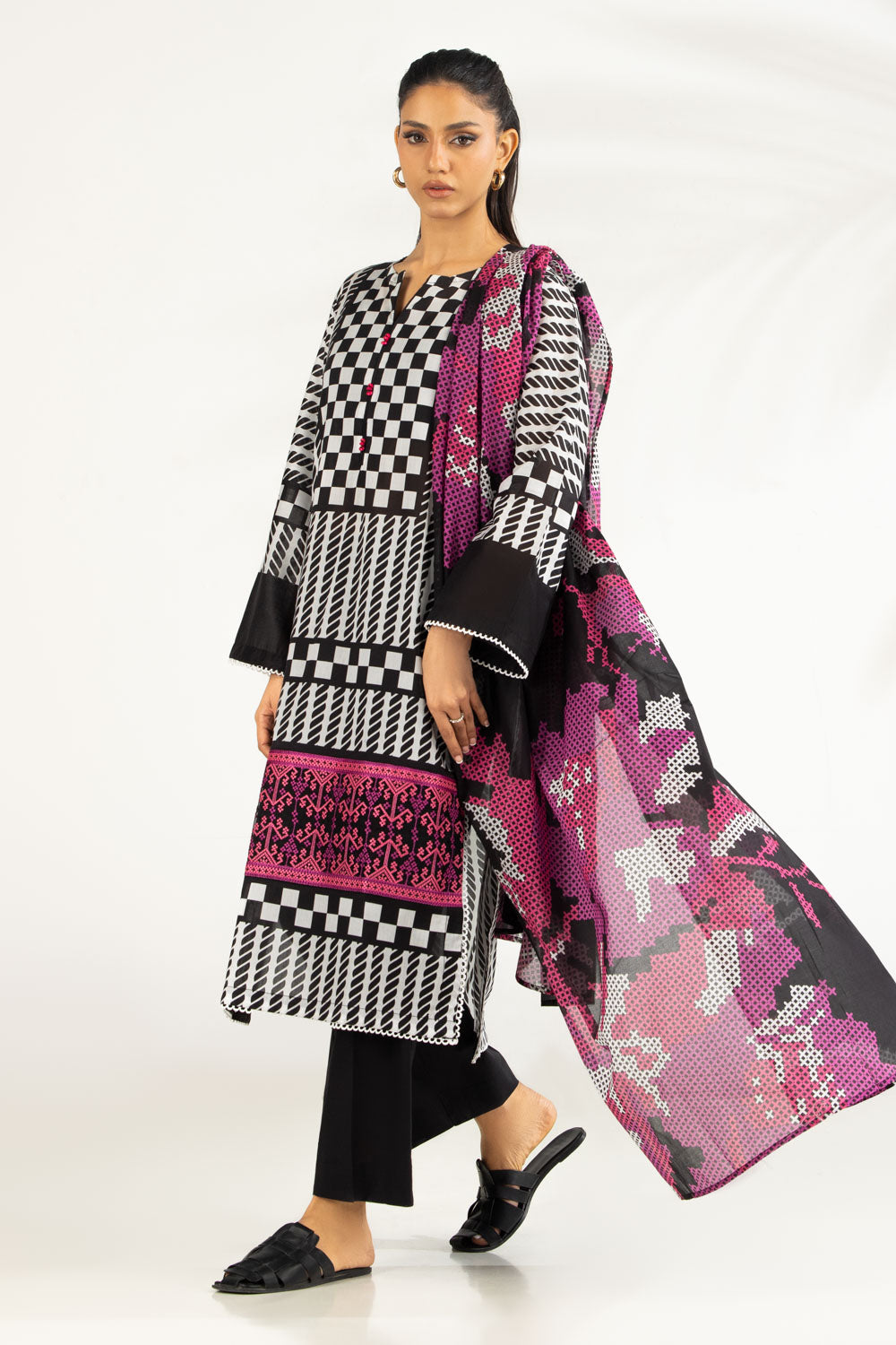 Gul Ahmed Summer Lawn CL-62183 Unstitched 3 Piece - Black / Magenta