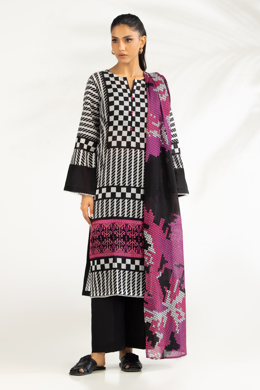 Gul Ahmed Summer Lawn CL-62183 Unstitched 3 Piece - Black / Magenta