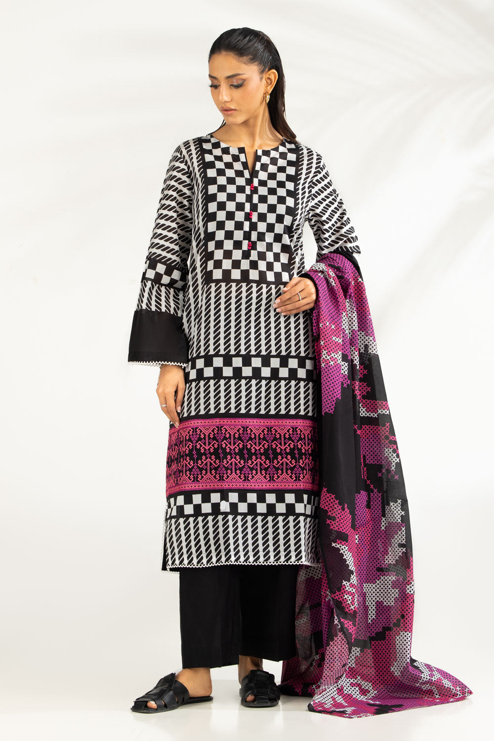 Gul Ahmed Summer Lawn CL-62183 Unstitched 3 Piece - Black / Magenta
